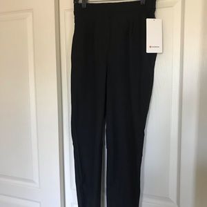 Women’s lululemon essential pants